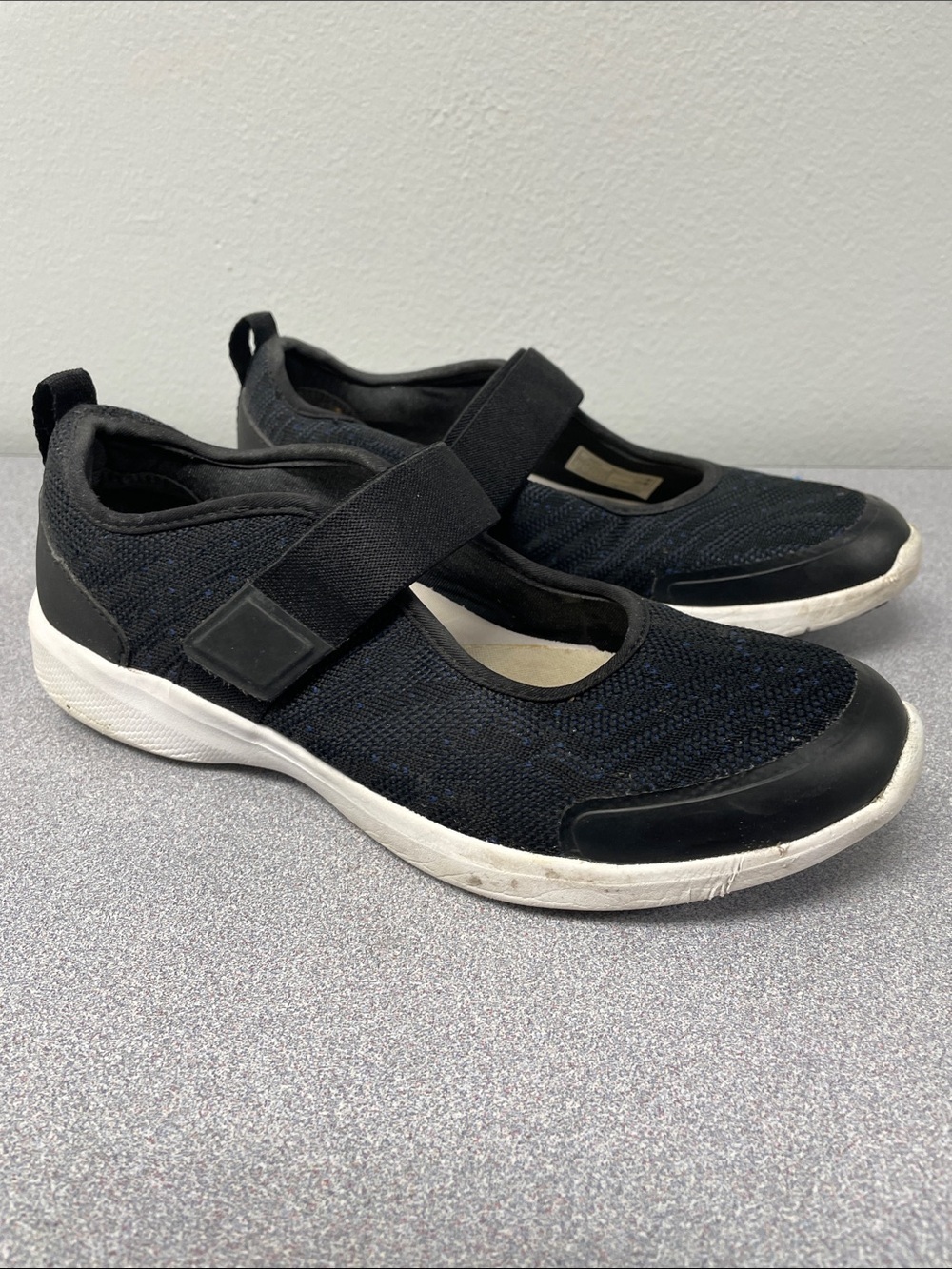 Vionic Black Mary Jane Knit Slip-On Sneakers  Size 6